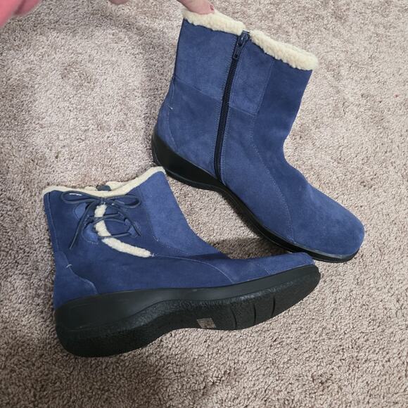Clarks Bendables Angie Madi Blue Suede Zip Up Winter Boots Womens 11 Bows Sherpa - Picture 3 of 9